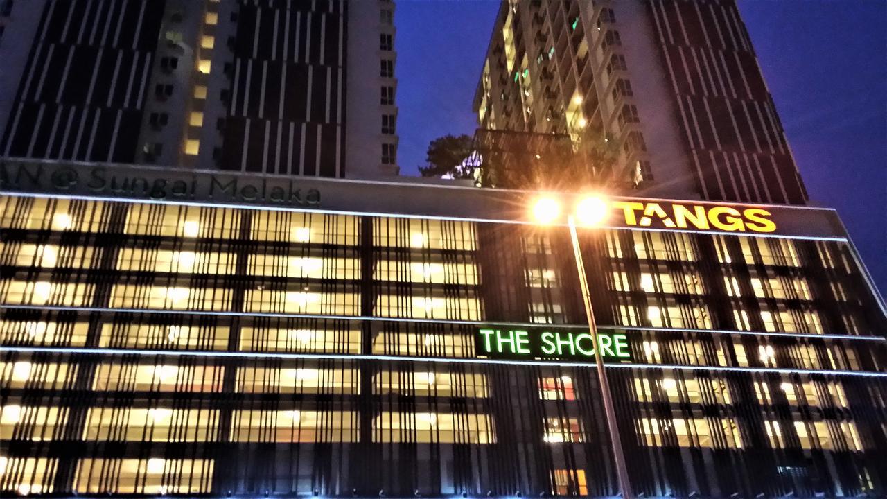 Riverside Melaka @ Shore Residences Exterior photo